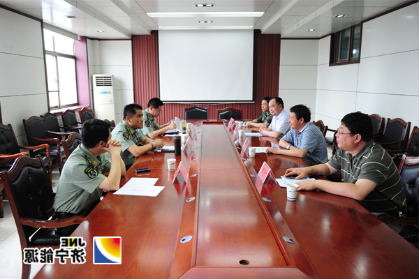 济宁军分区参谋长成洪森来集团公司检查民兵整组工作