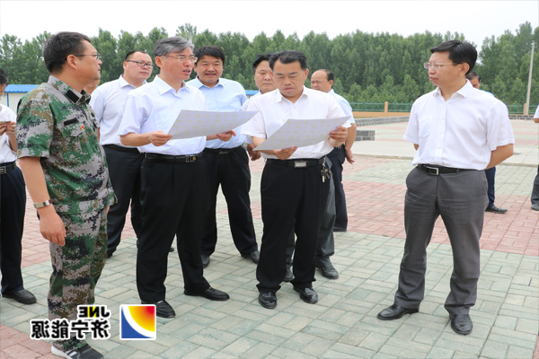 梁山县委书记贾治阜带队到物流公司进行济宁市科学发展现场观摩会调研踩点