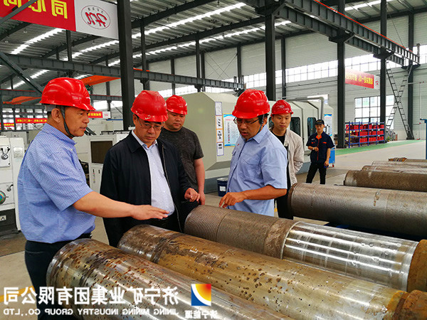 新疆龙煤能源公司董事长刘贤君带队到海纳科技公司洽谈战略合作