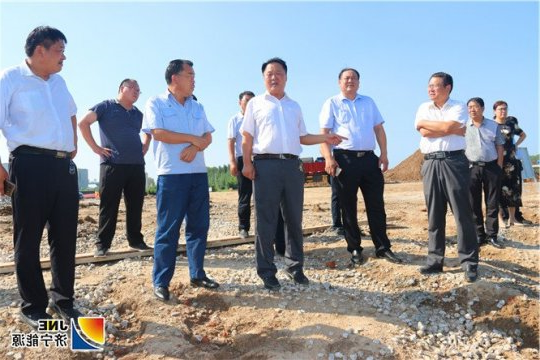 梁山县委常委、县委办公室主任李士兵率队到济矿物流进行济宁市重点项目现场观摩点调研指导