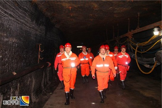 榆林市煤监局局长李建文节日期间到朱家峁煤矿检查工作