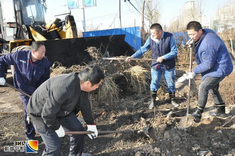 2019年12月27日，花园煤矿组织青年志愿者义务清扫矿区外运煤路，迎接新年的到来。.JPG