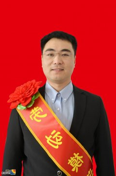 采煤先锋 创新模范 ——记集团公司劳动模范、综采一区区长于海锋