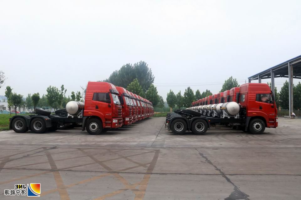 1597135110828257.jpg 2环保国六燃气车辆(王传钧 摄).JPG