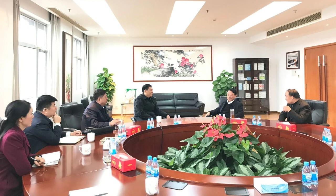 张广宇带队到山东太阳控股集团洽谈合作.jpg