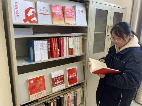 民生热能“党建图书角”建到一线，学习“新驿站”受欢迎