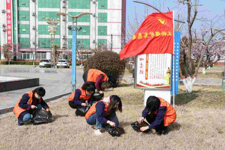 义桥煤矿：传承雷锋精神 义桥煤矿在行动（张洁尘）2.jpg