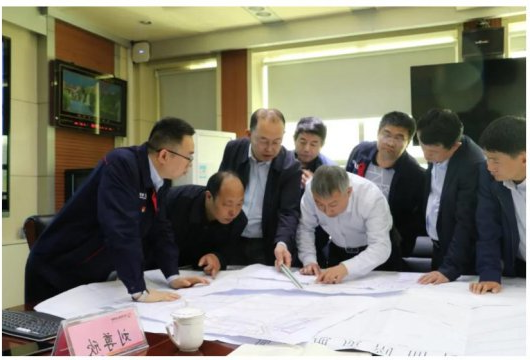 张学生到义桥煤矿督导检查3301工作面水害防治工作