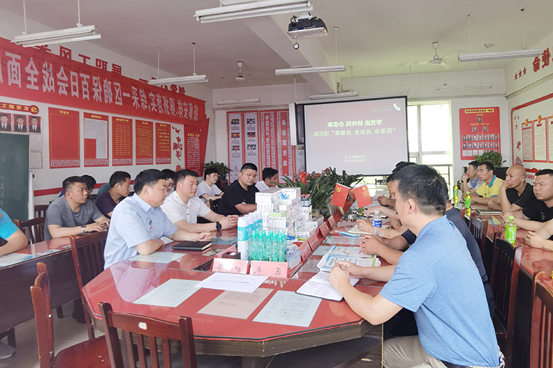 义桥煤矿学党史 办实事 “三送”进区队1.jpg