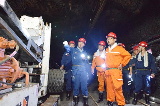 阚竹祥带队到金桥煤矿进行安全检查
