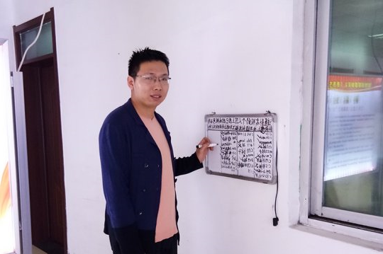 我为职工办实事丨朱家峁煤矿洗衣房“小白板”暖心服务为职工