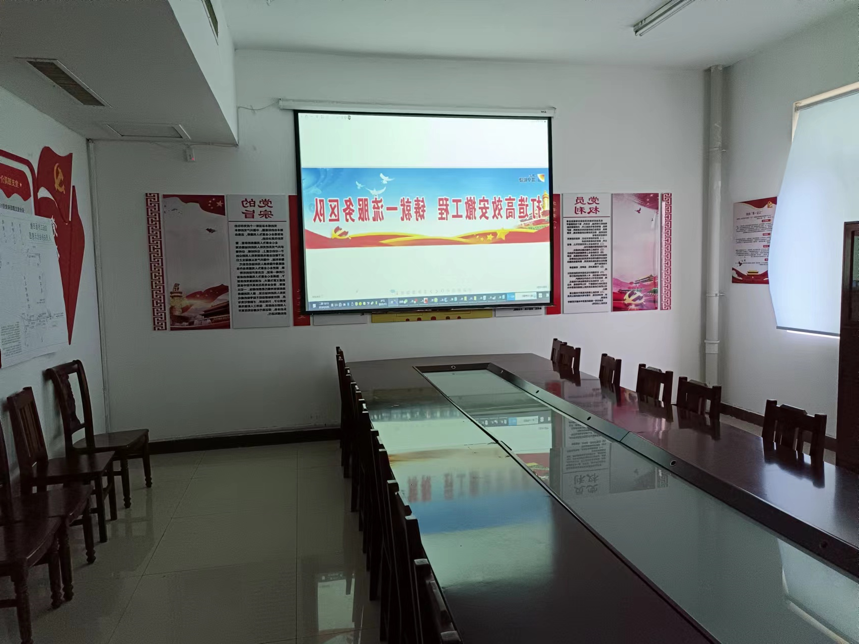 鲲鹏公司：鲲鹏公司机电项目部地面质量标准化再上新台阶（孙利） (3).jpg