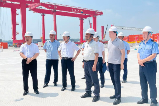 中国铁路济南局集团副总经理丁永民一行到龙拱港考察调研