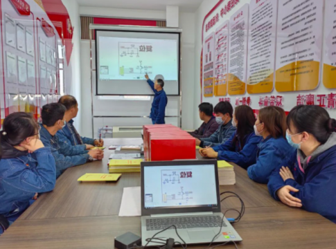 义桥煤矿“每人一讲”技术微课堂，分享“拿手绝活”