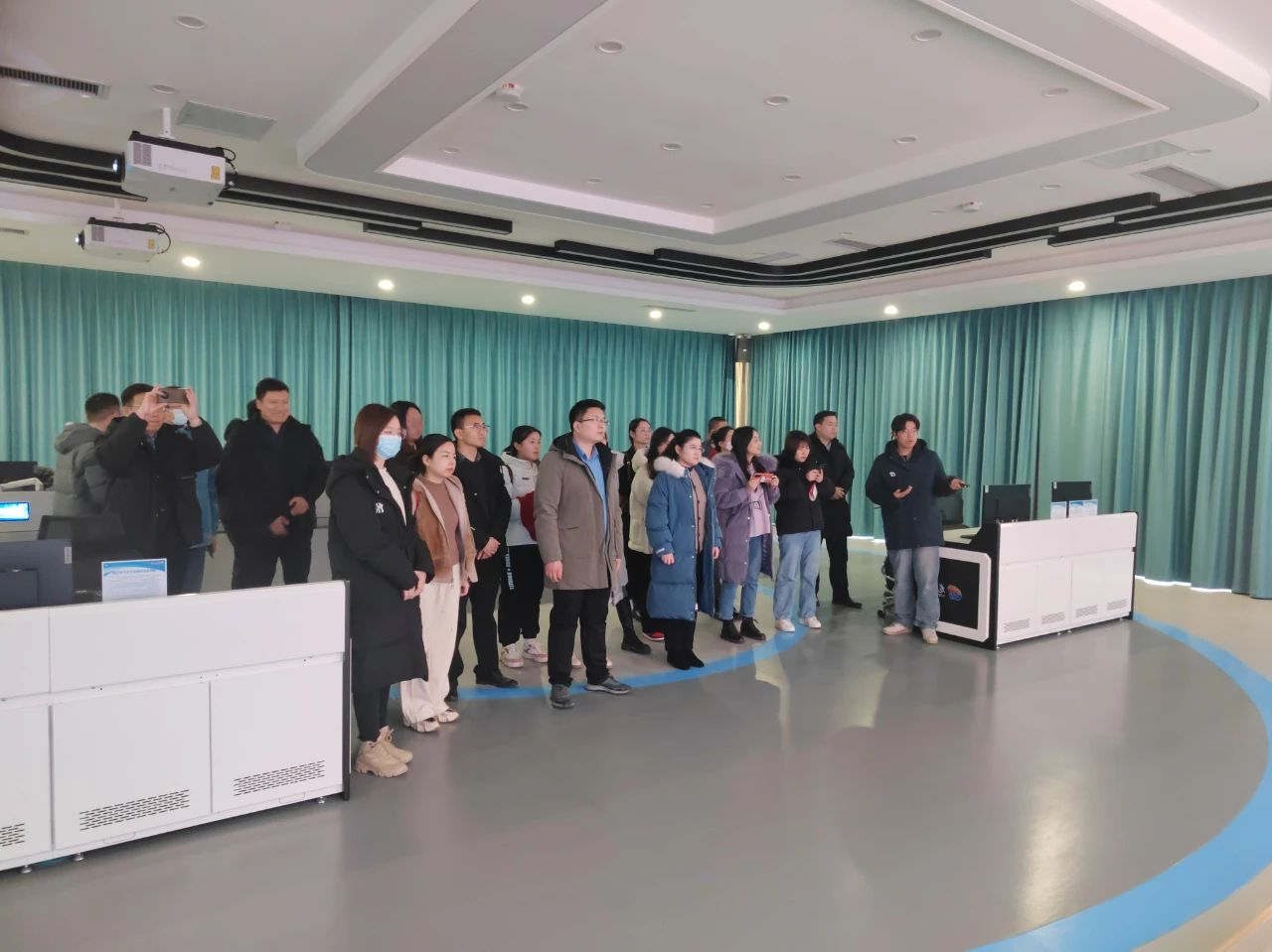 1703667235225916.jpg 3.jpg