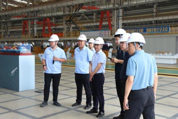 山东港口烟台港客人到访济宁能源集团座谈交流