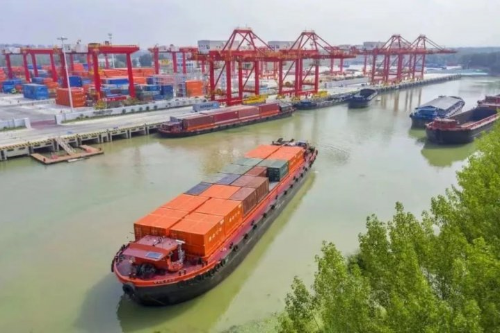 龙拱港铁路专用线获市“月度流动红旗”