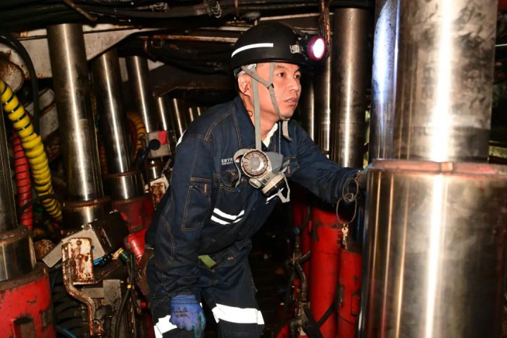 精益化管理提升系列报道㊹丨金桥煤矿率先实行采煤机承包制度